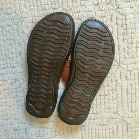 UGG Australia LAYBACK Thong Sandals Brown Leather Sheepskin Lined Women's 7 - Picture 5 of 7